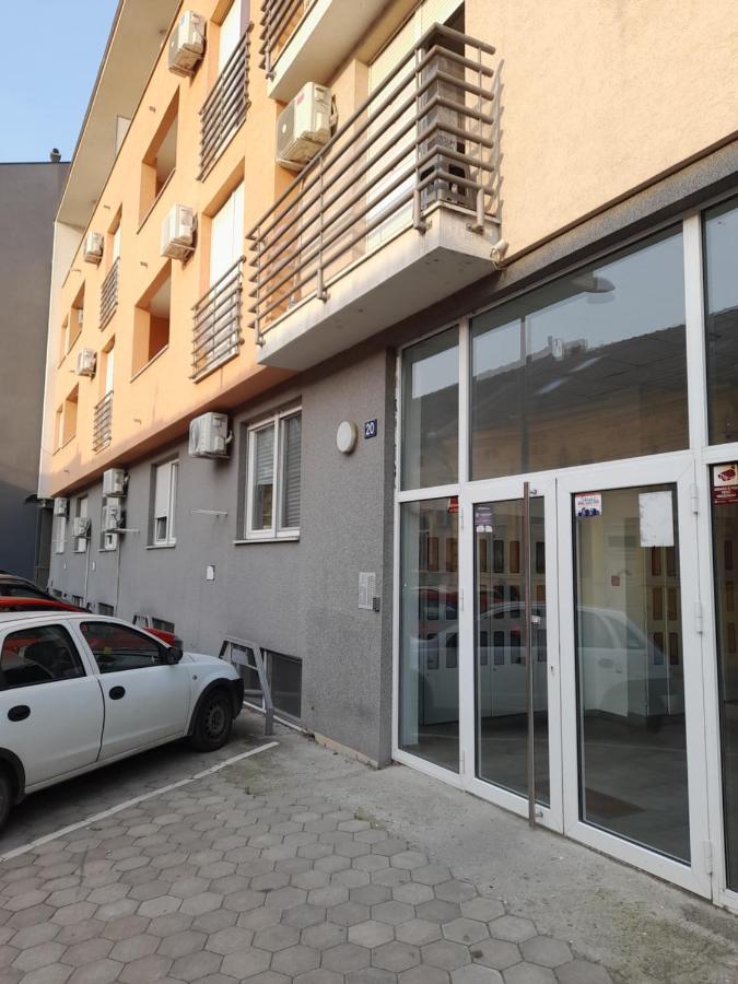 Nikola Ns Apartman Újvidék Kültér fotó